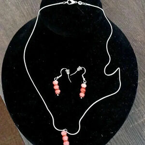 18 inch silver chain with earrings..pearl included..we bundle enjoy